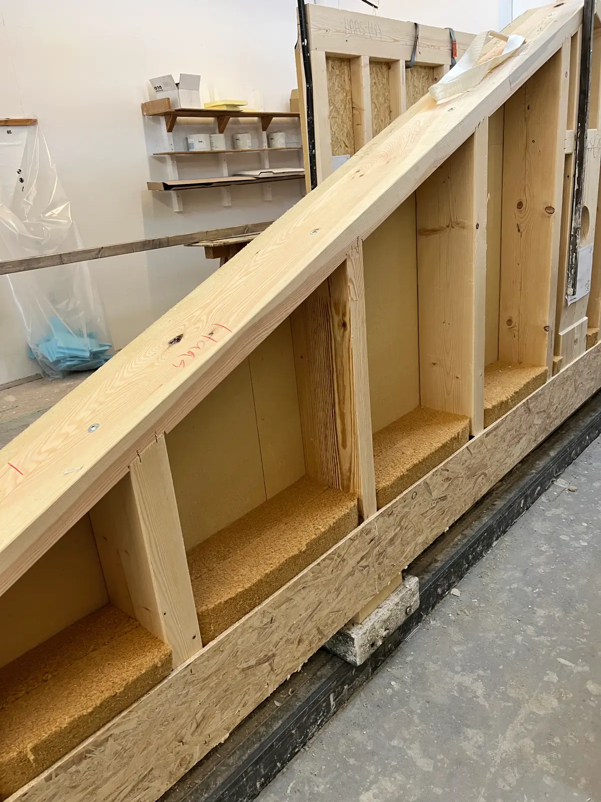 Bauträgersuche - Fertighaus Vorteile - Witterungsunabhängige Fertigung im Werk